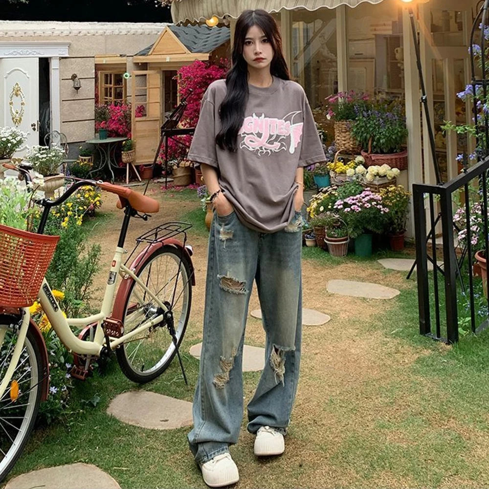 MetroEdge™ Distressed Wide-Leg Jeans